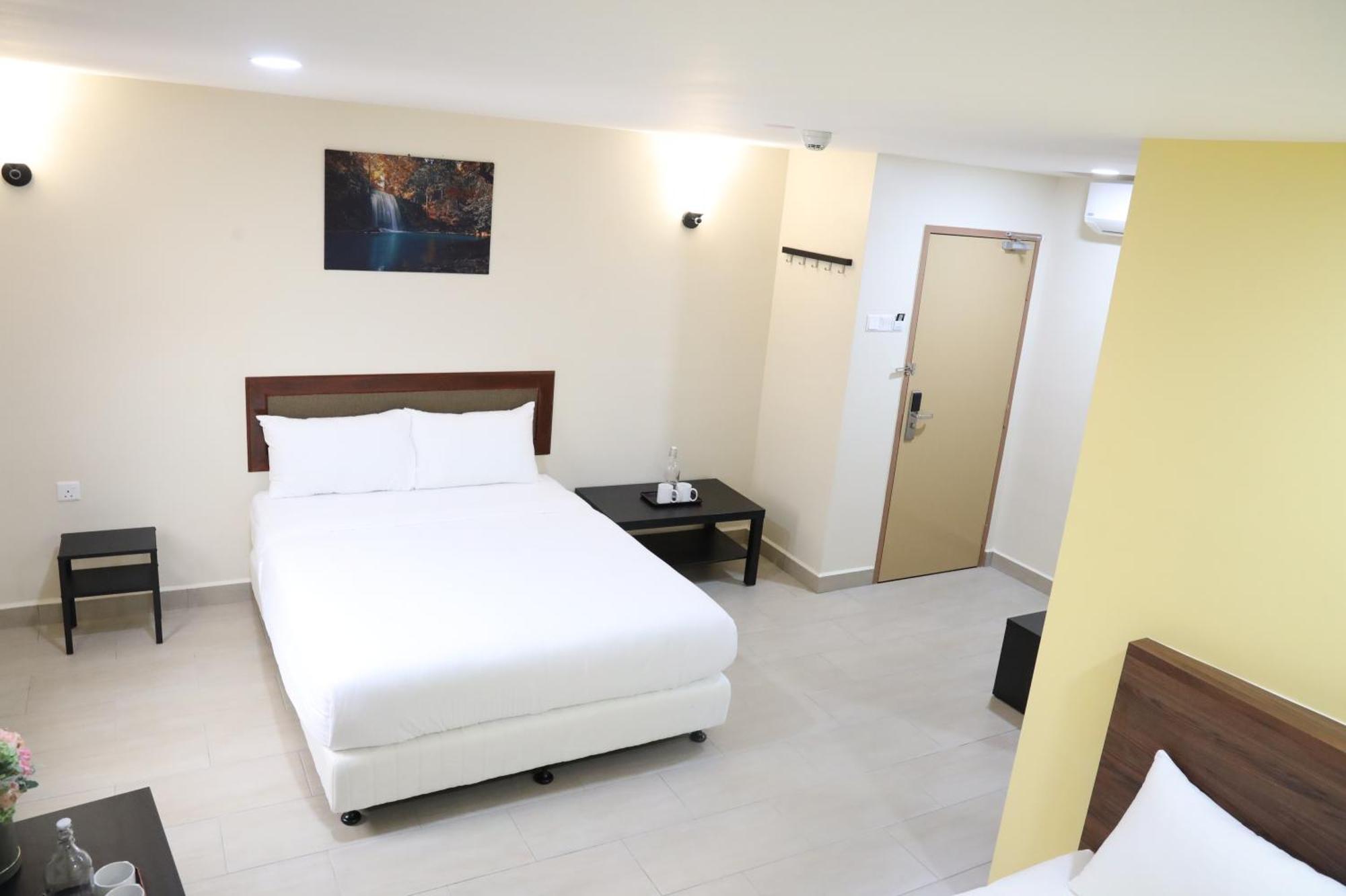 Capital O 90897 Island City Hotel George Town Buitenkant foto