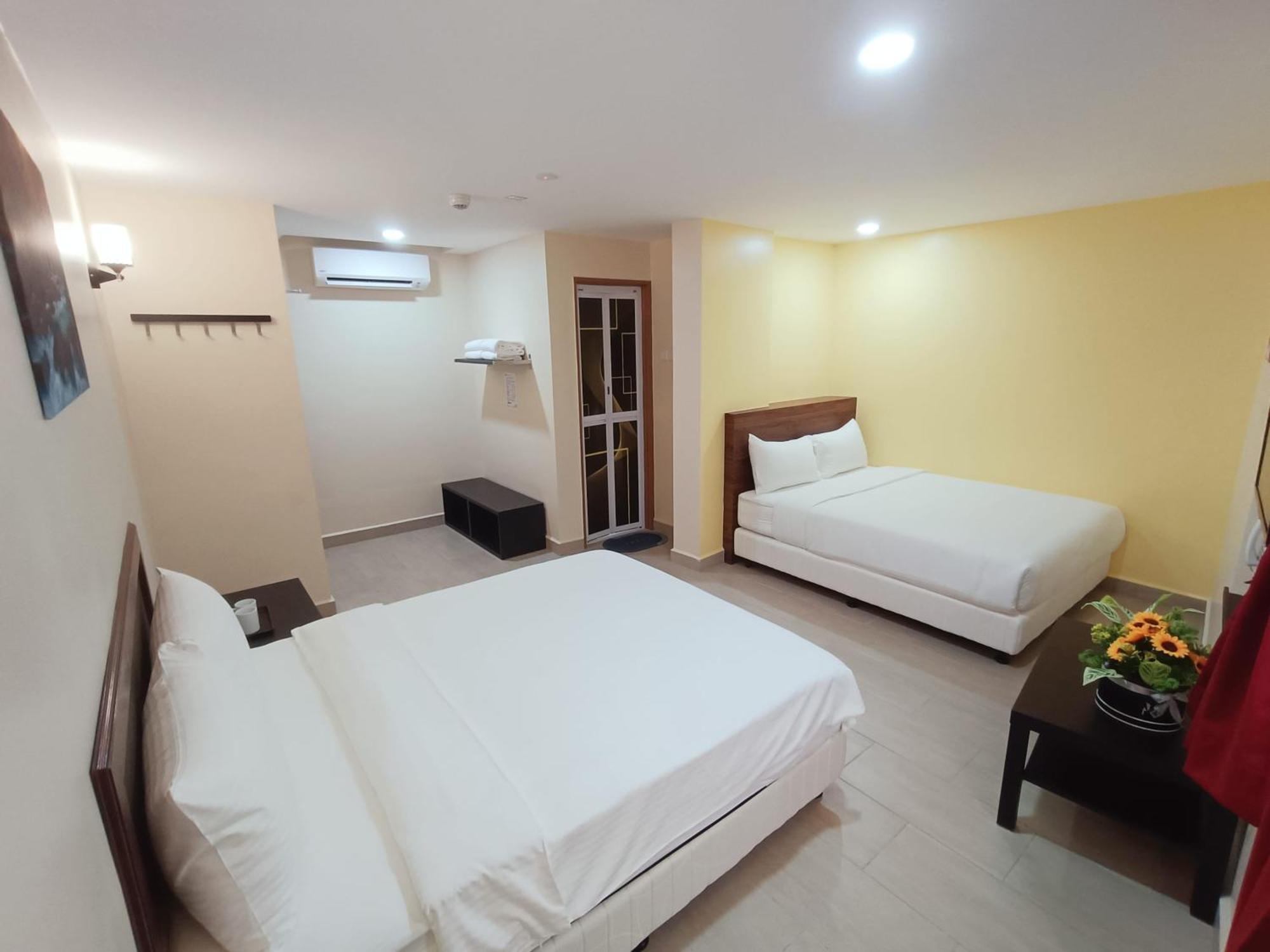 Capital O 90897 Island City Hotel George Town Buitenkant foto