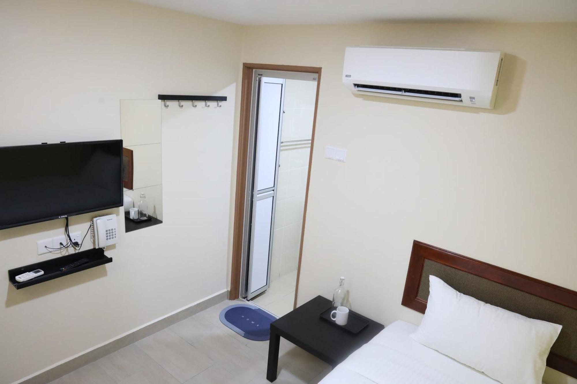 Capital O 90897 Island City Hotel George Town Buitenkant foto