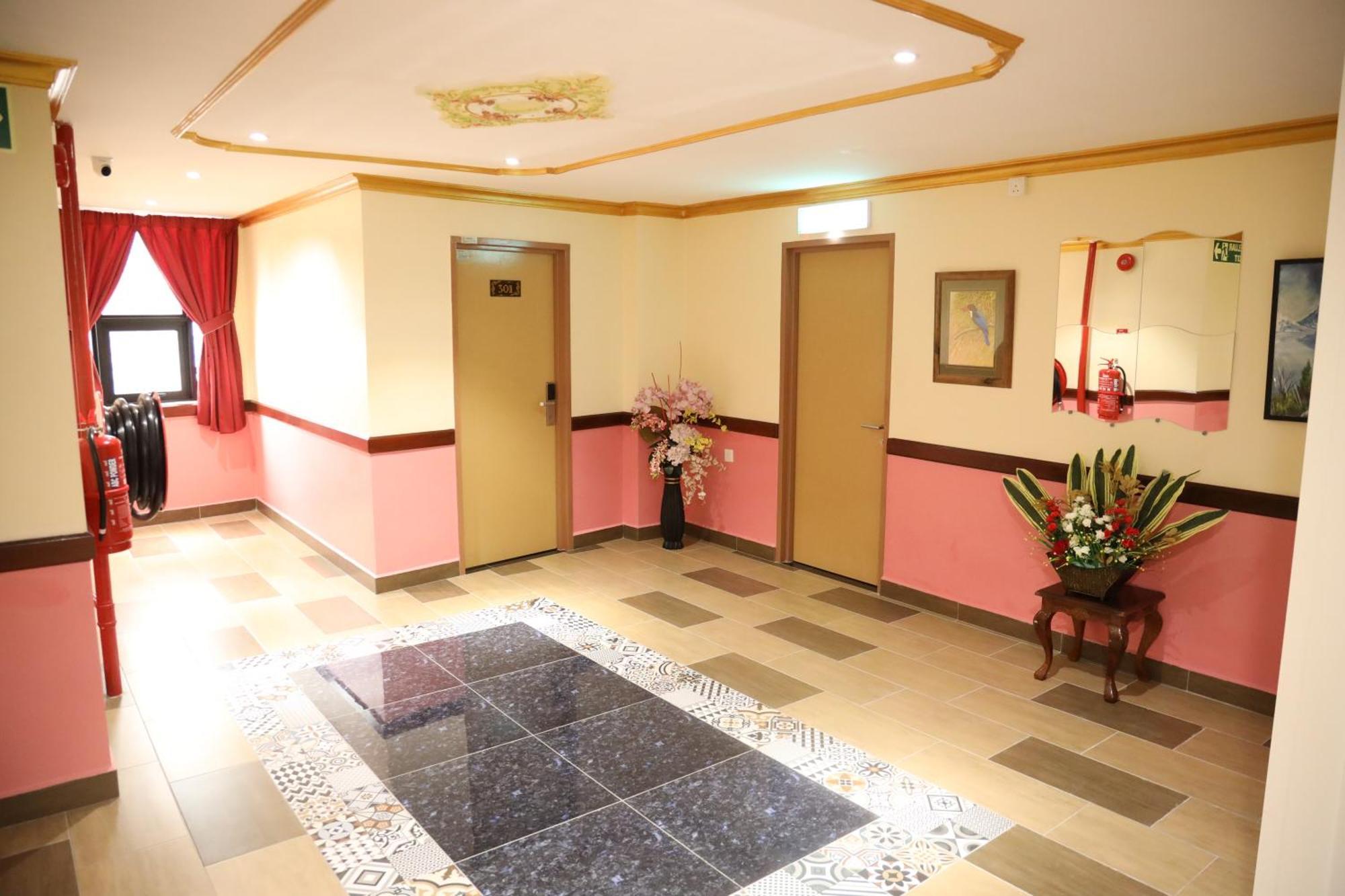 Capital O 90897 Island City Hotel George Town Buitenkant foto