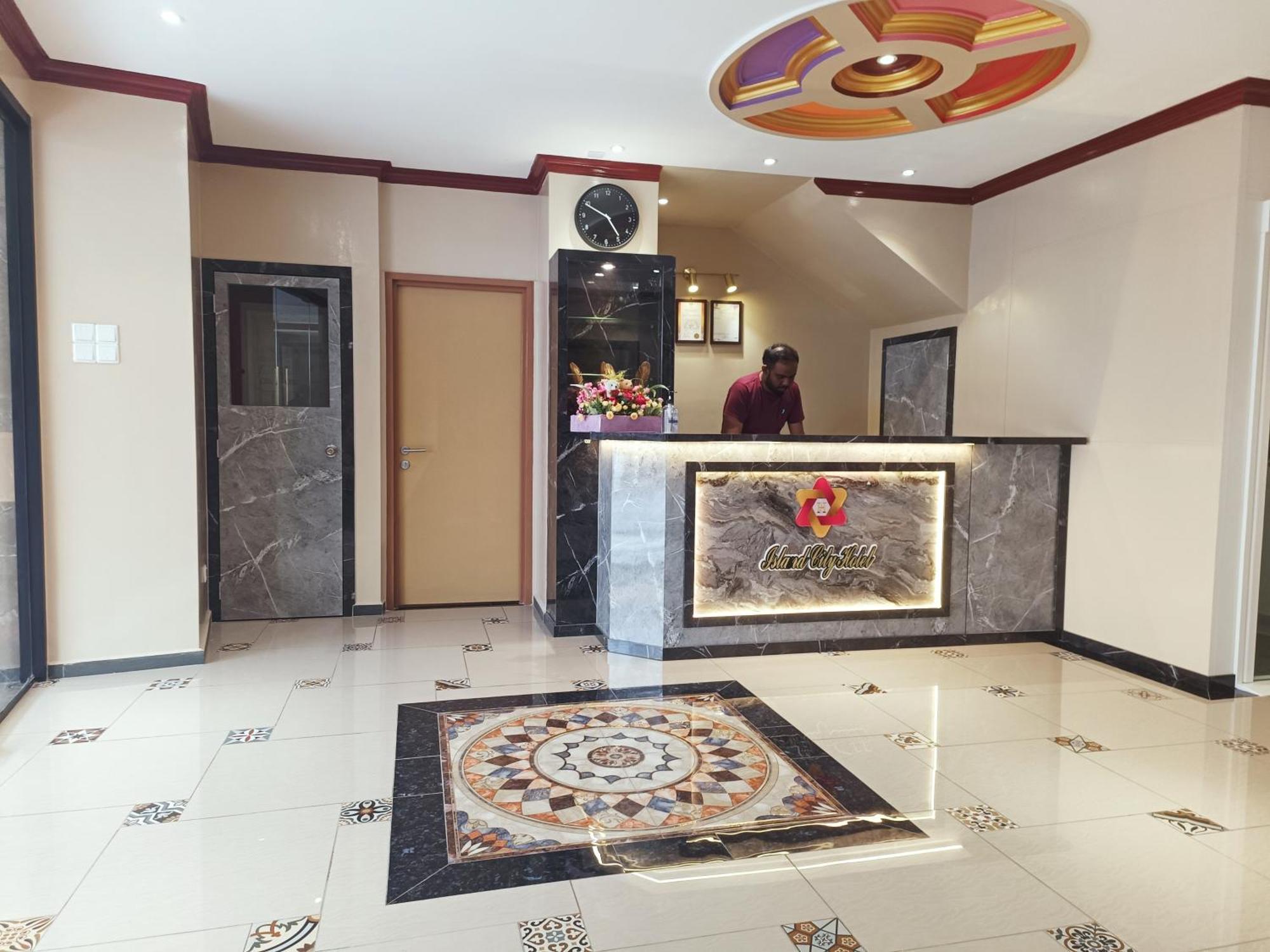 Capital O 90897 Island City Hotel George Town Buitenkant foto